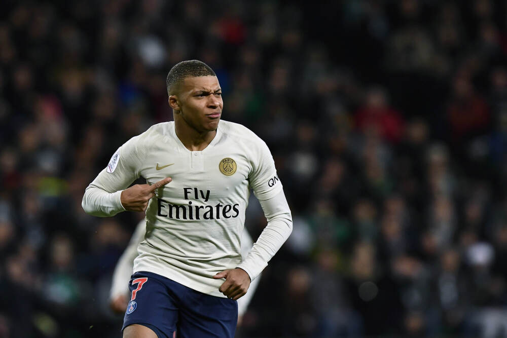 还记得杨威的儿子杨阳洋吗？现在变成了酷boy